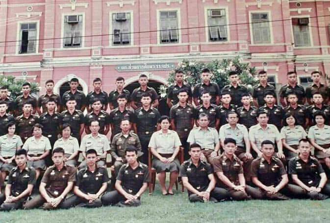 เราอาจจะทราบกันว่า สมเด็จพระเทพฯ ทรงพระราชทานเงินเดือนทั้งหมดตลอดระยะเวลา 35 ปีที่ทรงสอนนักศึกษาโรงเรียนนายร้อยพระจุลจอมเกล้า ให้กับมููลนิธิโรงเรียนนายร้อยเป็นเงิน 26 ล้านบาทพร้อมดอกเบี้ย โดยทรงมีพระประสงค์ให้มูลนิธิได้นำเงินนี้ไปใช้เพื่อการพัฒนาการศึกษาของนักเรียนนายร้อยต่อ ๆ ไป