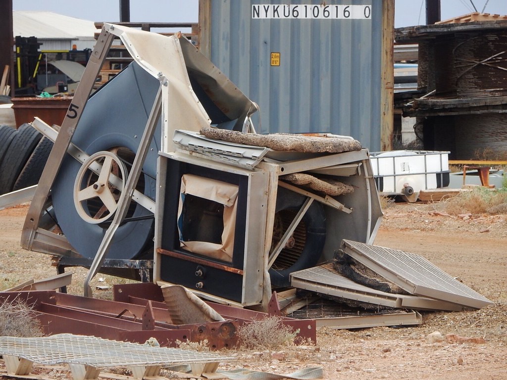 今瞬間移動発明したけど移動する時に腸の中のうんこだけ移動前の場所に残されて臭いからもう全部最初からやり直しね