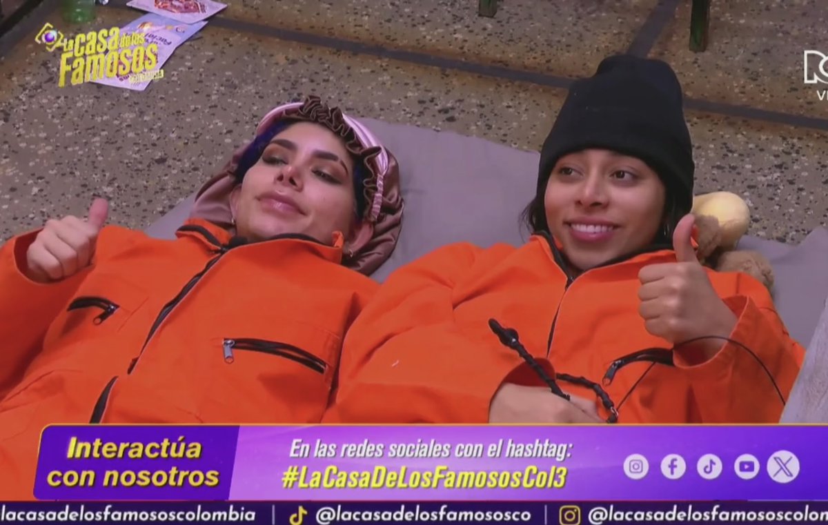 vidiSabrina's tweet photo. Las tuyas ya preparadas para dormir, Alexa y karola las protagonistas de esa monda, en el capítulo de hoy decidieron recrear la serie Vis a Vis 

 #LaCasaDeLosFamososCol3 https://t.co/CnzjLcpvZx