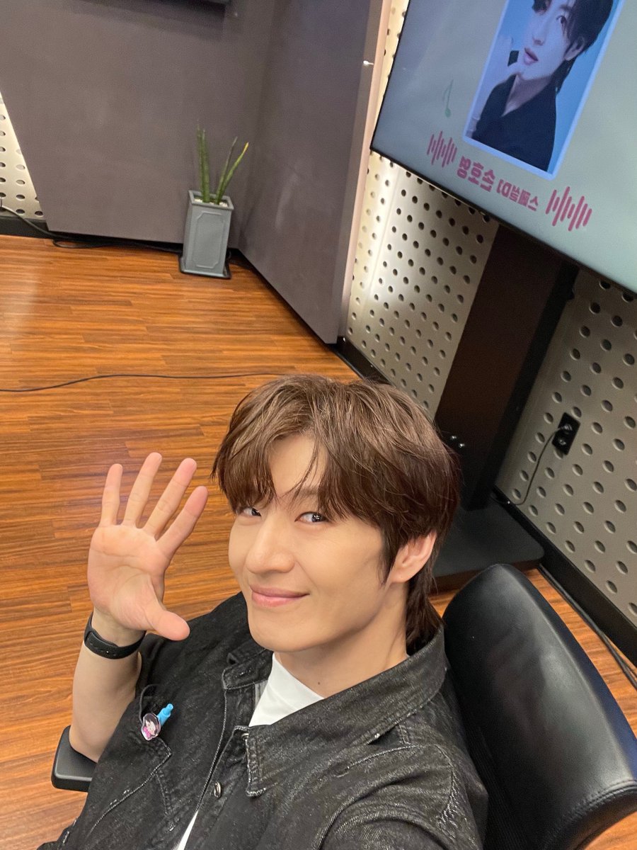 Official SonHoYoung tweet media