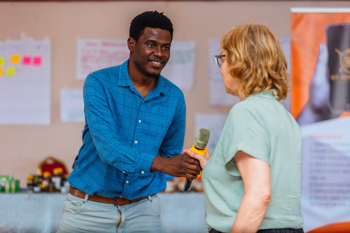 Einstein Rising tweet media