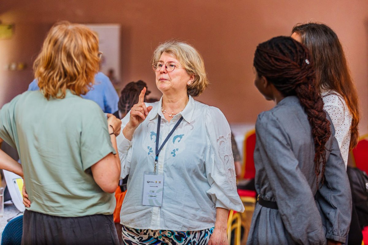 Einstein Rising tweet media