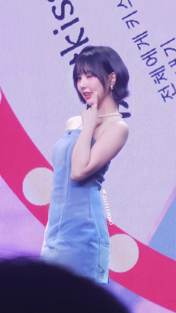 Crblile's tweet photo. 260328
so cute VIVIZ
#VIVIZ #EUNHA https://t.co/aF8A2pIkvm