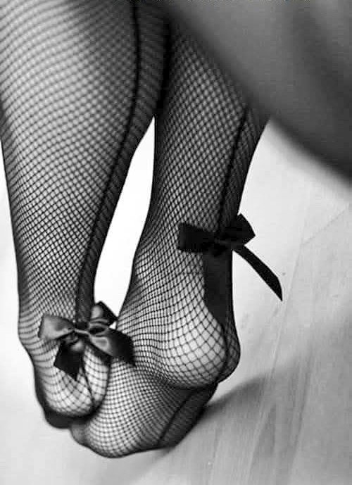 oscaralmunia's tweet photo. La vulgaridad atrae a todos, la sensualidad y el erotismo sólo atraen a quienes entienden... https://t.co/sun5UgmnRv
