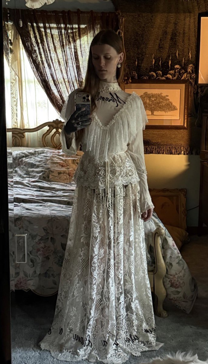 ETHELCAINFILE's tweet photo. fav genre of ethel photos https://t.co/6rTtHA9K1E