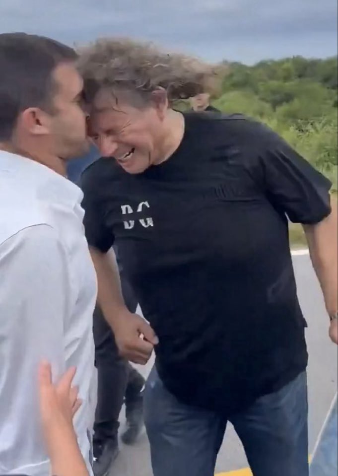 LennydelAlbo☭ tweet media