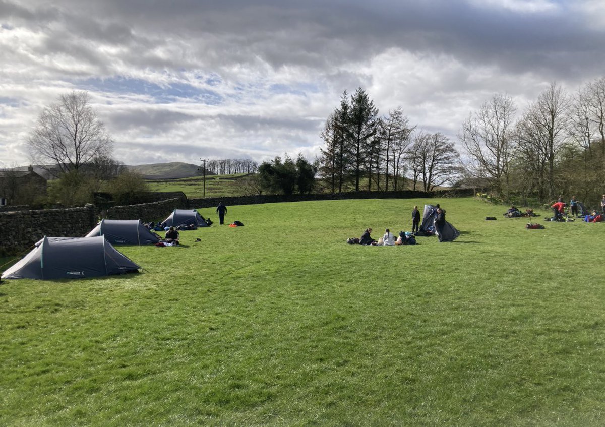 RiponGrammarSch's tweet image. Gold DofE practice expedition 🥾
All groups arrived at camp in great spirits after a challenging day yesterday👏
Final push today — a 20km undulating walk back to Bolton Castle!
So close to the finish now 💪
#GoldDofE #OutdoorAdventure #Teamwork #Hiking #boardingschool #yorkshire