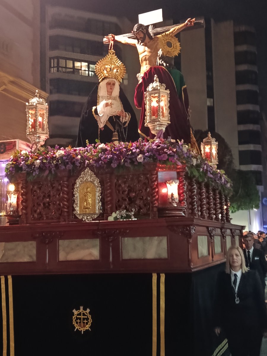 Almería, Miércoles Santo
Hermandad Marianista de Santísimo Cristo del Mar, María Santísima de las Lágrimas, San Juan Evangelista y Santa María Magdalena en el Monte Calvario.