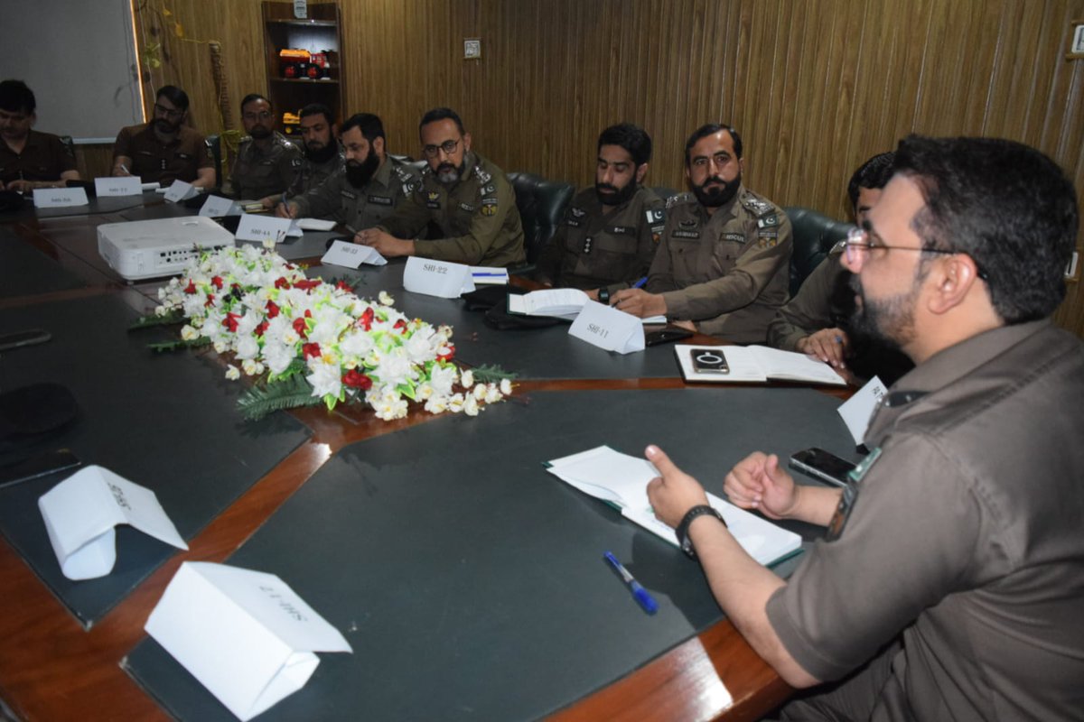 DEOPESHAWER's tweet photo. District Emergency Officer Iftikhar Khan held a meeting with all Station House Incharges at the district office.
Performance, response time, and operational issues were reviewed, with immediate actions ordered.
Emphasis on timely public relief and strict discipline. https://t.co/QavHdX4Fj8