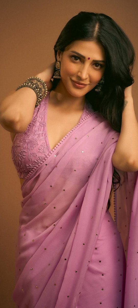 Fem Mrunal 🐦✨ tweet media