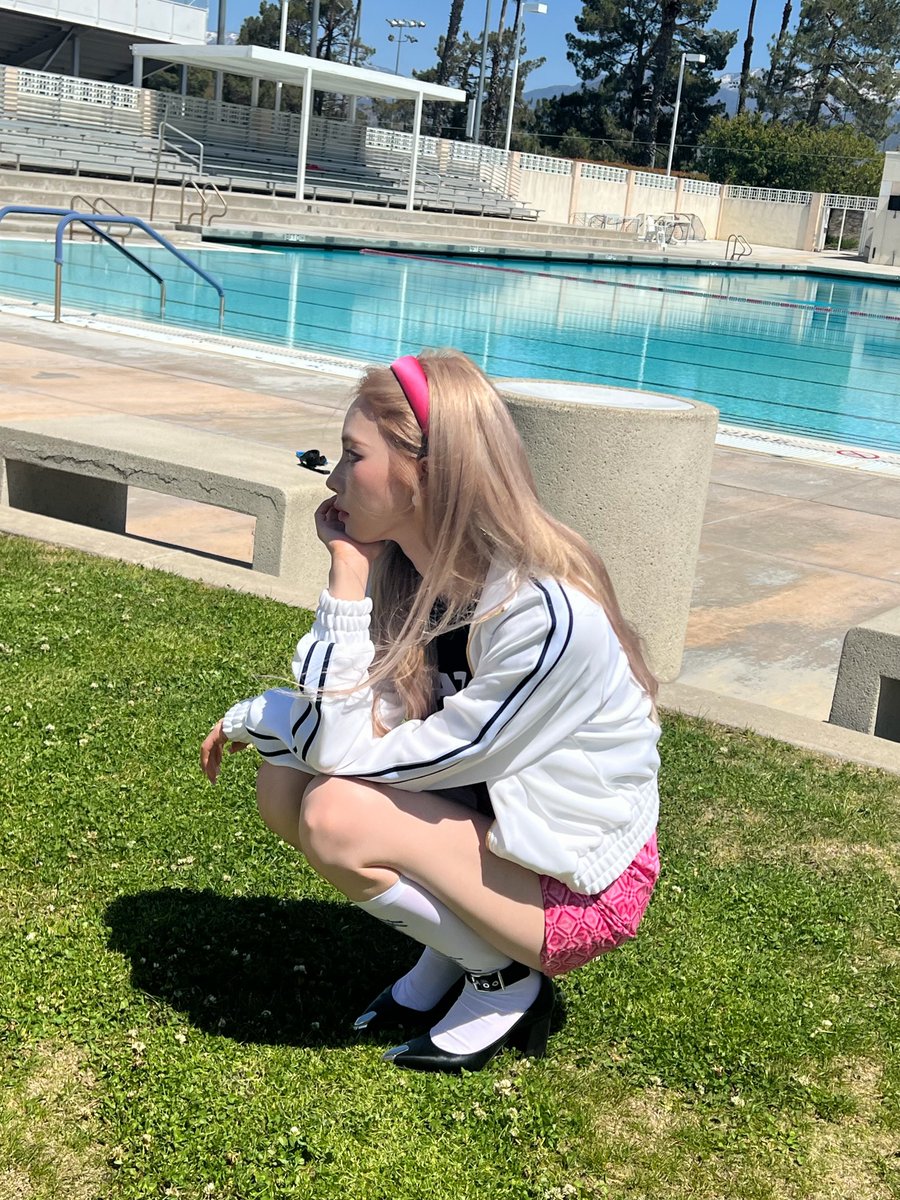 icurina's tweet photo. karina is having a crisis deciding if she wants to dye her hair 😭 https://t.co/Xaz1Gp4V20