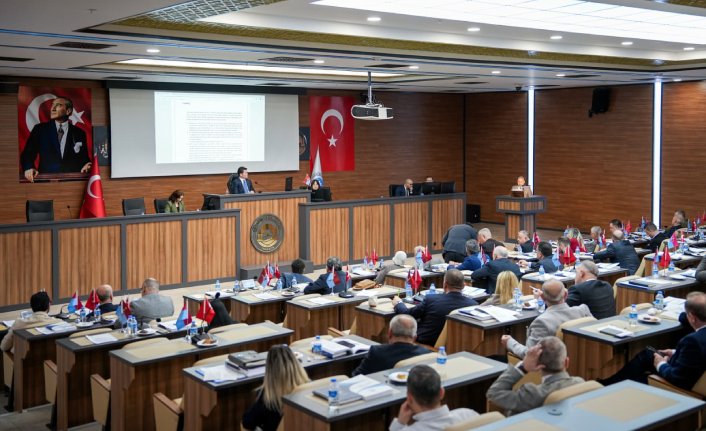 EMLAK VERGİSİNE YÜZDE 300 ARTIŞ TARTIŞMA YARATI trabzonkulis.com/gundem/emlak-v…