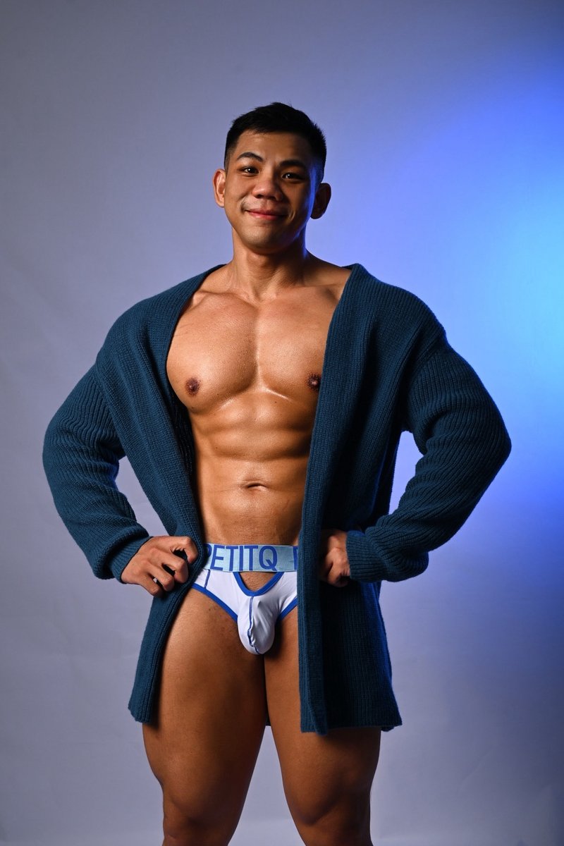 Roy Huang tweet media