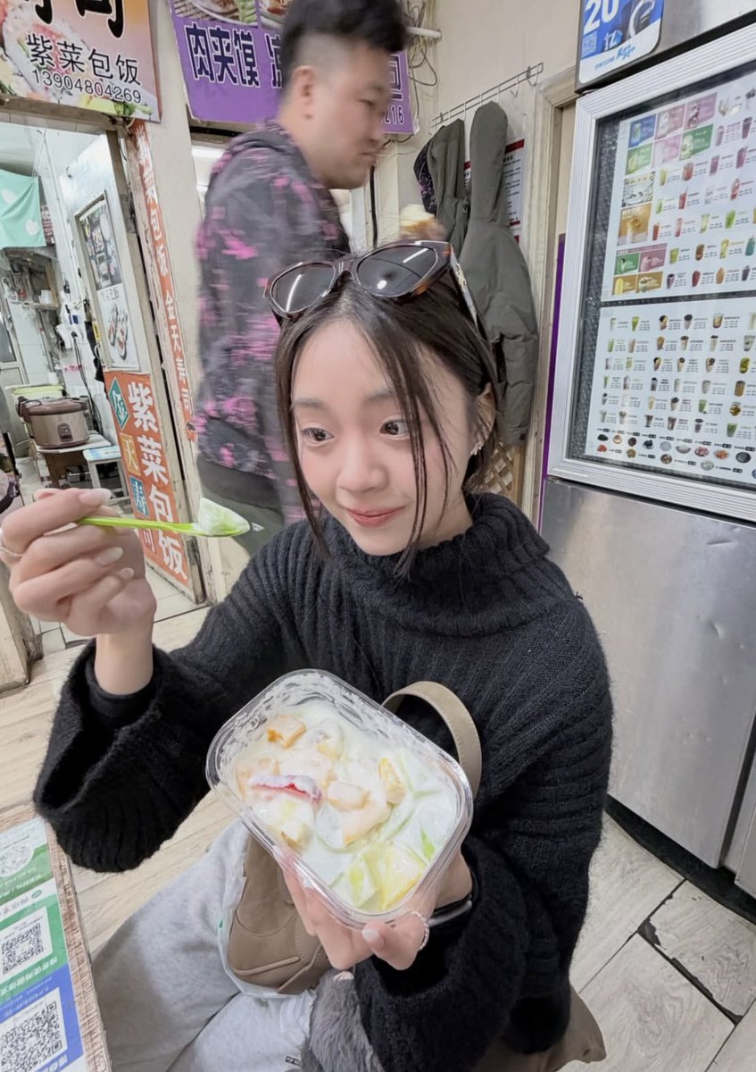 zizi374537's tweet photo. It still feels unreal that Earnearn has decided to go to Harbin University to study abroad. I hope every single thing goes perfectly for her there💕🐰. She's always been such an immensely hardworking little sweetheart🩷#Earnearn
#earnearnfatima https://t.co/VfLsiavu85