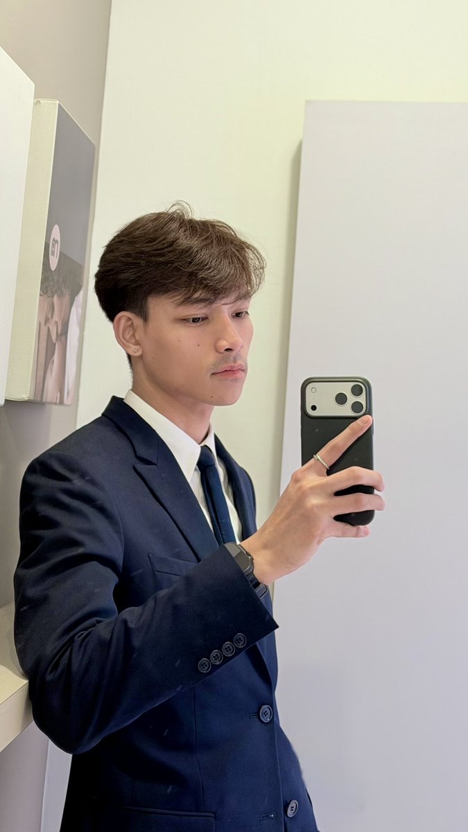 lee 🍕 tweet media