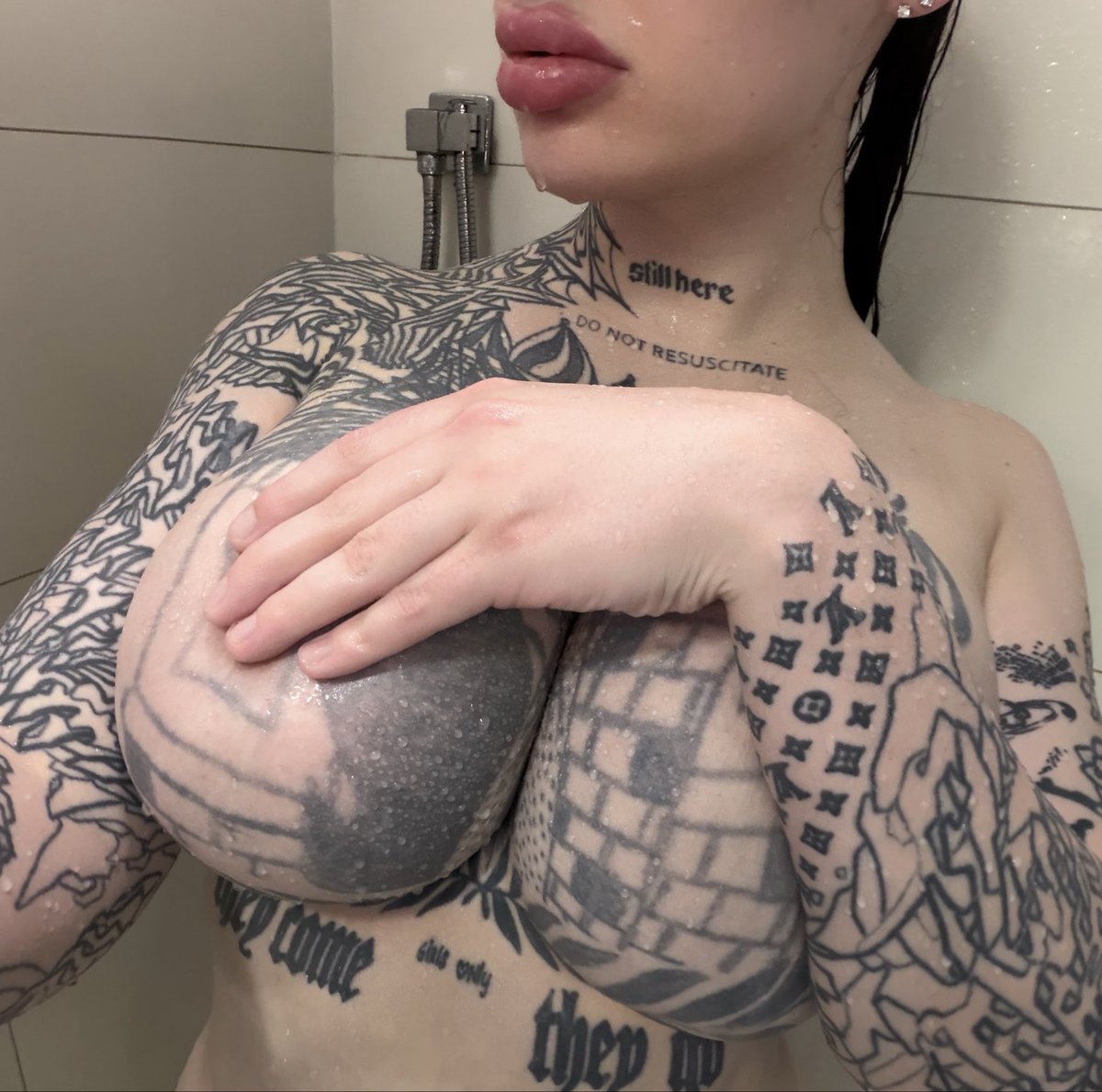 meясеdеs🎀 tweet media
