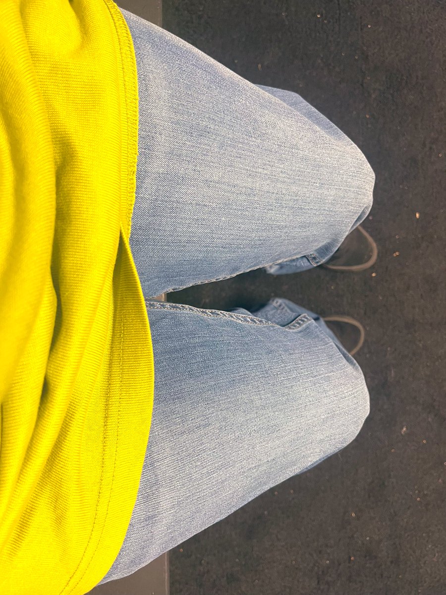 EvilKat17's tweet photo. Hmm jeans or shorts???? https://t.co/wbZmZuBkq6