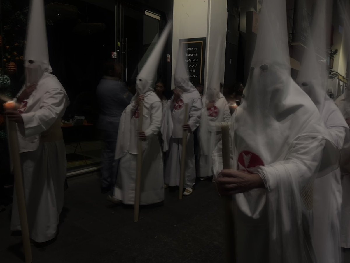 AlePatilla's tweet photo. Sevilla parece que está pintada https://t.co/OPiX7RllvA