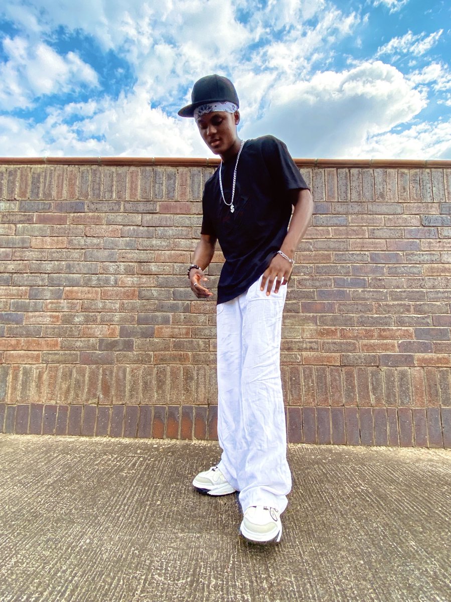 𝟒𝟒 tweet media