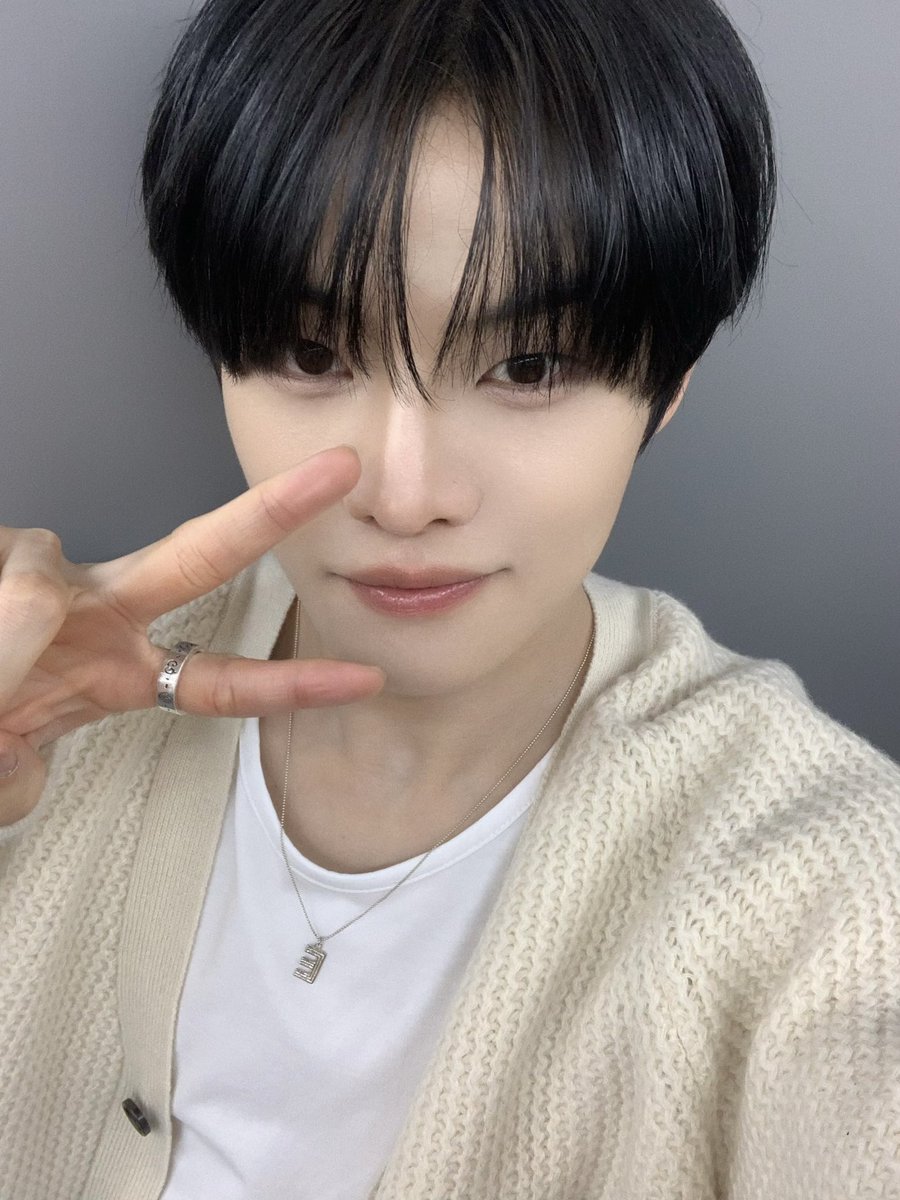 멘파 어제 처음 해봤는데 재밌었어!! 오늘로 우리가 데뷔한지 1년이 됐는데 함께해 줘서 너무 고맙고 앞으로 재밌고 행복한 것들 더 많이 많이 하자 사랑해 클로저❤️

#전민욱 #JEONMINWOOK 
#CLOSEYOUREYES #클로즈유어아이즈
#CYE #클유아