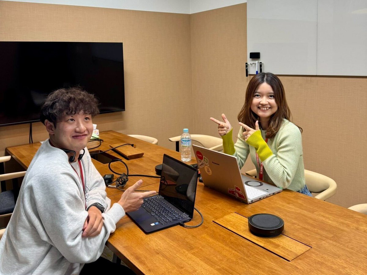 Uluru_PR's tweet photo. 1日6〜7件の商談を対応する傍ら…

コミュニケーションデザイン(CD)部の「部長」⁉️

CD部は、自分たちが楽しみながら全社のコミュニケーション活性を仕掛ける部活です。
そんなCD部を支える部長の藤原と、ブランド戦略部課長の高橋(@fjmtkm710)の対談記事がうるログにて公開されました！
有志で集まり、自分ゴトとして会社のために奔走する姿はまさに「当事者意識の塊」です🔥
組織・カルチャーを支えるヒントが詰まった対談、ぜひご覧ください！

#うるる　#社内イベント　#インナーコミュニケーション　#部活　#カルチャー