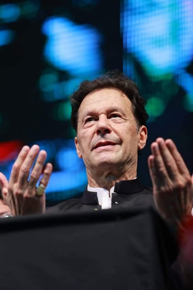RR_PTI's tweet photo. ٱللَّهُ نُورُ ٱلسَّمَـٰوَٰتِ وَٱلْأَرْضِ
یا اللہ! عمران خان صاحب کی آنکھوں کا نور سلامت رکھنا, آمین ثمہ آمین
#FreeImranKhan
#StopKhansIllegalDetention https://t.co/yqQsTIv5r2