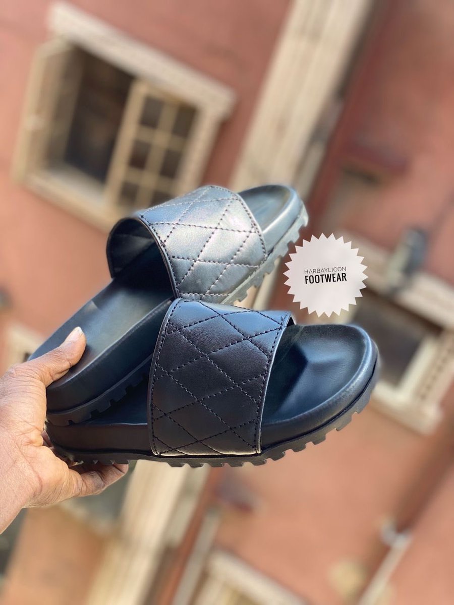 Sholisea's tweet photo. Unisex Birkenstock handmade footwear, quality is 💯 

Production takes 5-7 working days, shop now.

N25,000 each.

📍Lagos state, nationwide delivery.

Please kindly repost, my customers are on your timeline. https://t.co/UmXeqkdmEj