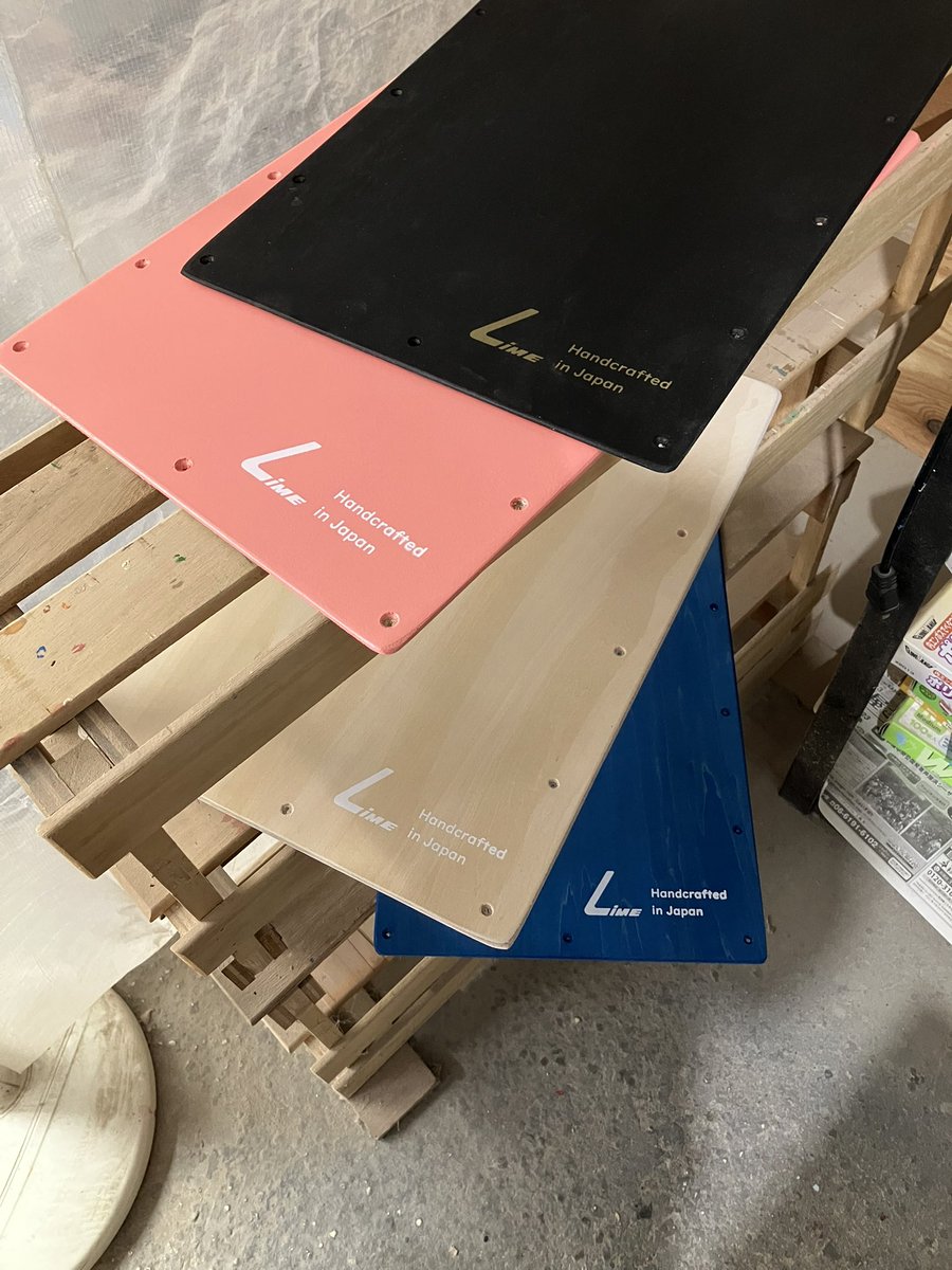 CajonLime's tweet photo. 今年はこちらのLOGO増えそう🌟

#cajon
#カホン
#instrument
#カラーカスタム
#handcraftedinjapan
#ミニから色々あるよ
#美原区
#お気軽に🙌 https://t.co/nhlV7Poa1L