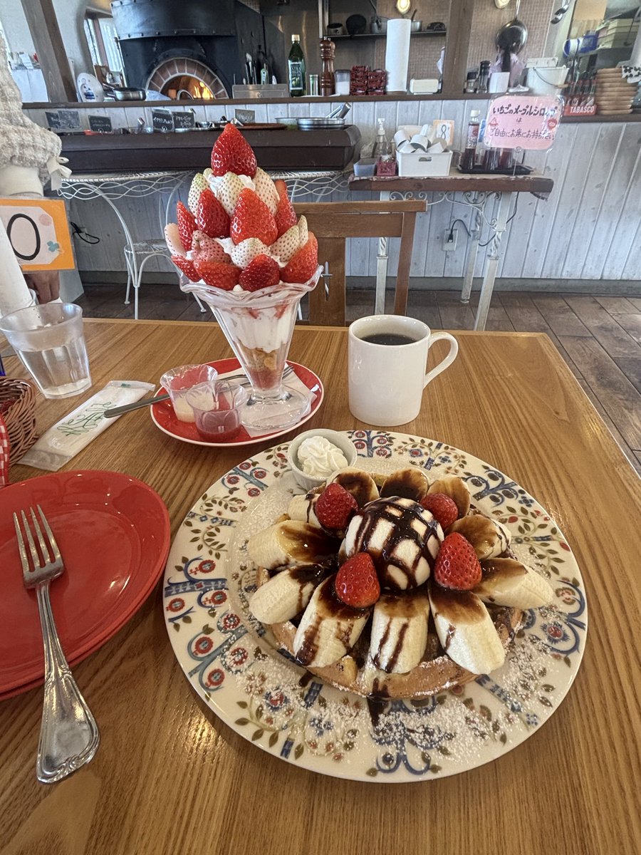 ryoooooma511KK's tweet photo. 友達とカフェ行ってきた https://t.co/XoicWd32s5