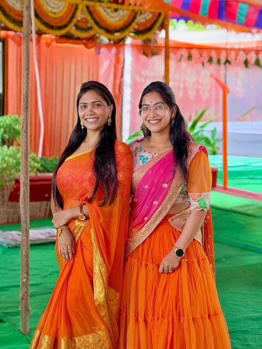 Madhavi219's tweet image. #Sisters 😊