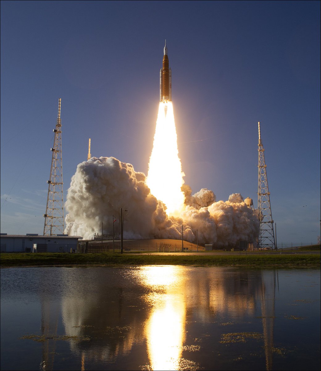 eOrganiser's tweet image. #PICTURES | Nasa's Artemis Il spacecraft has blasted off and is now orbiting the Earth in the first crewed mission to the Moon in half a century