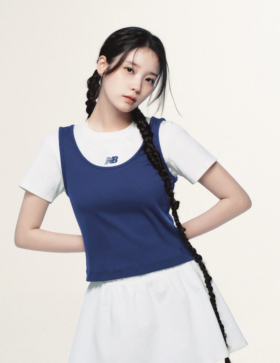 ttyykk0067's tweet photo. 뉴발란스 💖 아이유 #아이유 #IU https://t.co/efS9QdVLfE