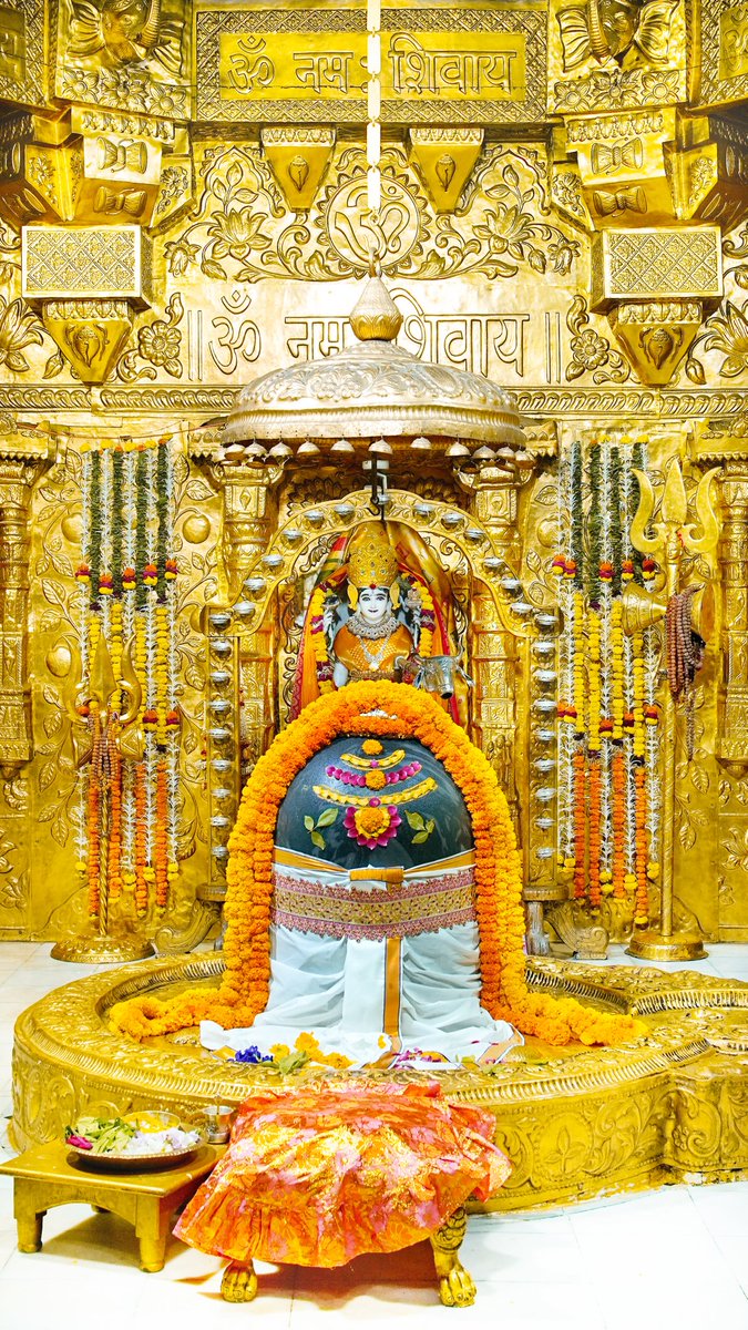 श्री सोमनाथ महादेव मंदिर,
प्रथम ज्योतिर्लिंग - गुजरात (सौराष्ट्र)
दिनांक: 02 अप्रैल 2026, चैत्र शुक्ल पूर्णिमा - गुरूवार 
मध्याह्न श्रृंगार
04268462
#somnath #mahadev #shivji
#bhakti #somnathlivedarshan #somnathtemple #JaiSomnath #SomnathSwabhimaanParv