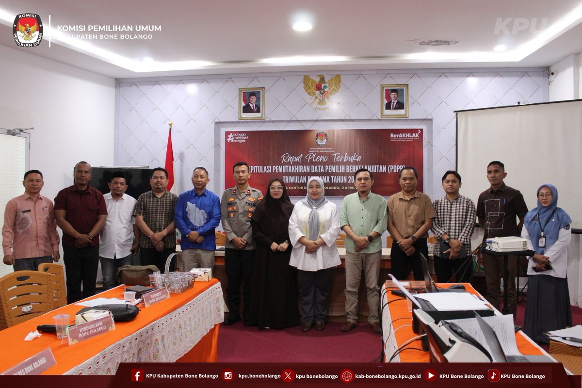 BonebolangoKpu's tweet photo. #TemanPemilih,

(KPU) Kabupaten Bone Bolango melaksanakan Rapat Pleno Terbuka Rekapitulasi Pemutakhiran Data Pemilih Berkelanjutan (PDPB) Triwulan I Tahun 2026, bertempat di Aula KPU Bone Bolango, Kamis ( 02/04/2026). https://t.co/FnEgjdu9F0
