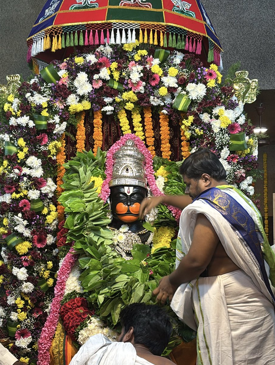 Oxxy_7's tweet image. 📍Hanuman Temple,beside Secretariat 

#HanumanJanmotsavam