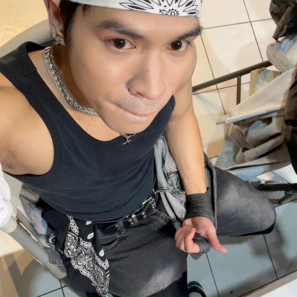 pxxlooo's tweet photo. selfies from march (fave emote: 👍🏼) https://t.co/d3Yu6DpTC0