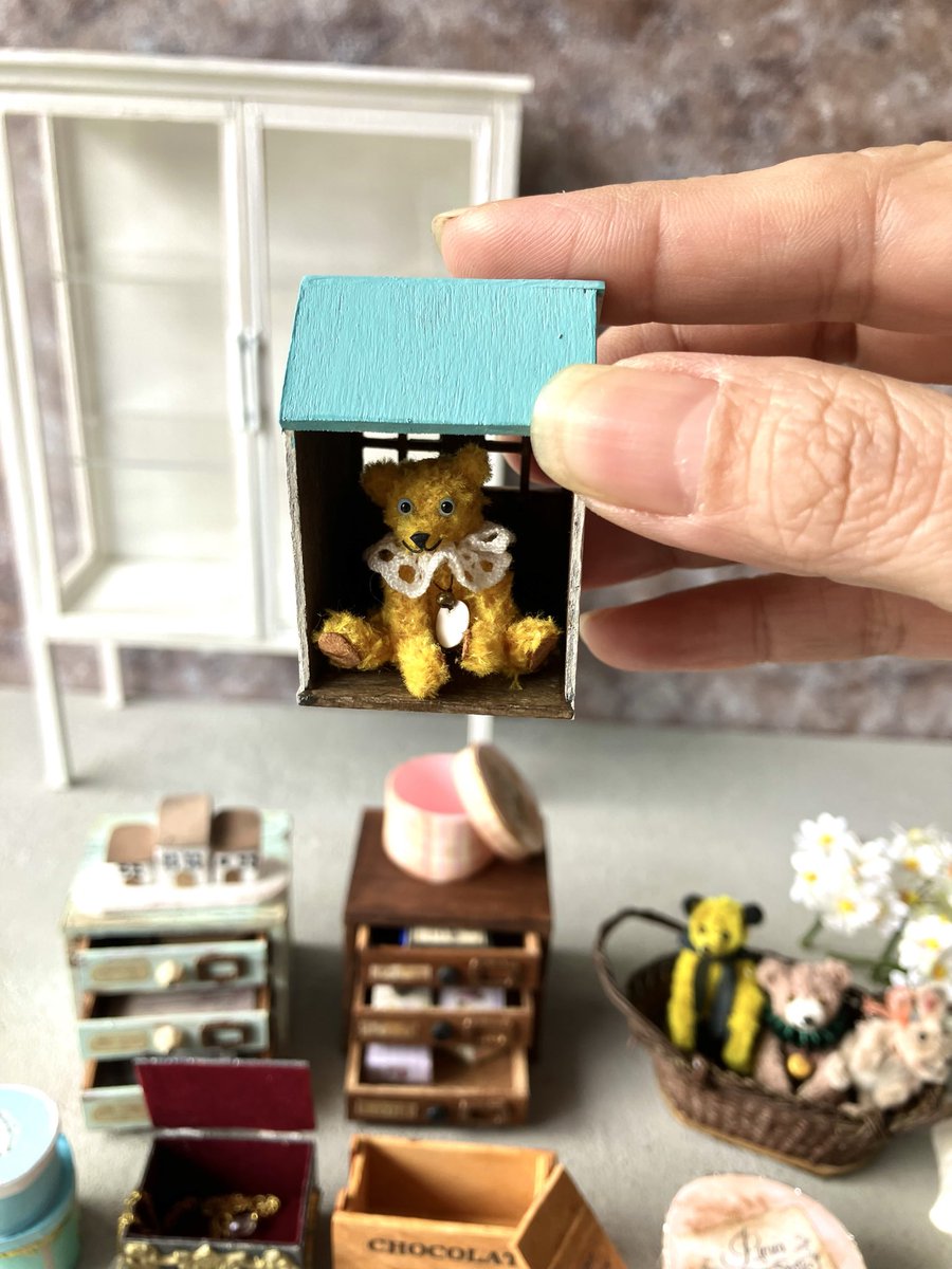 Chouette_000's tweet photo. Miniature Dollhouse Pipecleanercrafts
ミニチュアテディベア&ドクターキャビネット、オークション出品したので観に来てくれたら嬉しいです♥️
https://t.co/oFeUBm5soO
#Pipecleanercrafts
#モールベア https://t.co/iIreWqAjxa