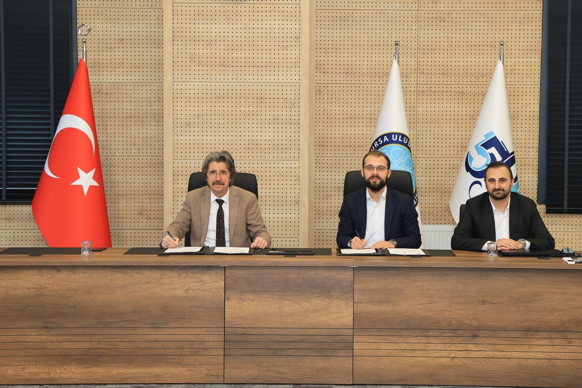 BUÜ’den gençlerin eğitimine tam destek...

Bursa Uludağ Üniversitesi (BUÜ) ile Türkiye Gençlik Vakfı (TÜGVA) arasında öğrencilerin akademik ve sosyal donanımlarını artıracak işbirliği protokolü imzalandı.

uludag.edu.tr/buu-den-gencle…