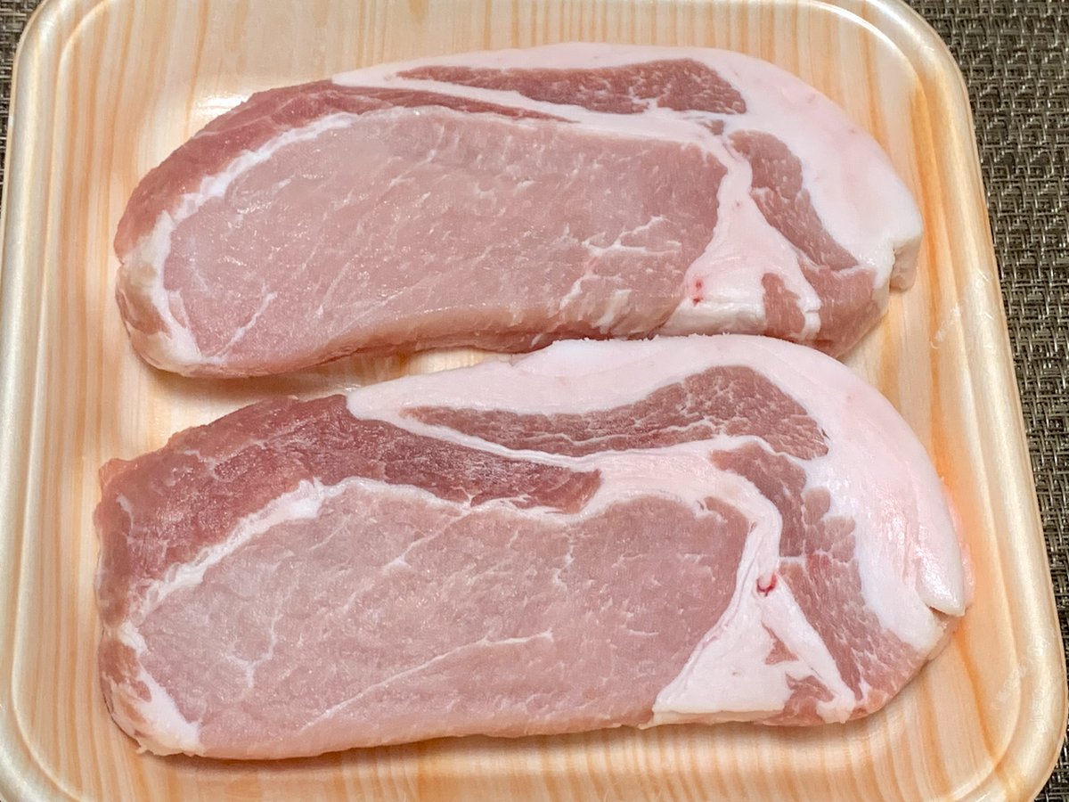 ＠もつ tweet media