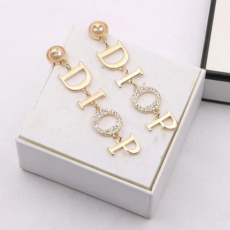 Alexis258111's tweet photo. 🥰Reps Designer Fashion Rhinestone Letter Tassel Stud Earrings

💰💕Price: US$15.56👉https://t.co/KI3ITcxkjs😘Style: Fashion
#earrings #dior #fashion #repsjewelry #onlineshopping https://t.co/qi99fUX06E