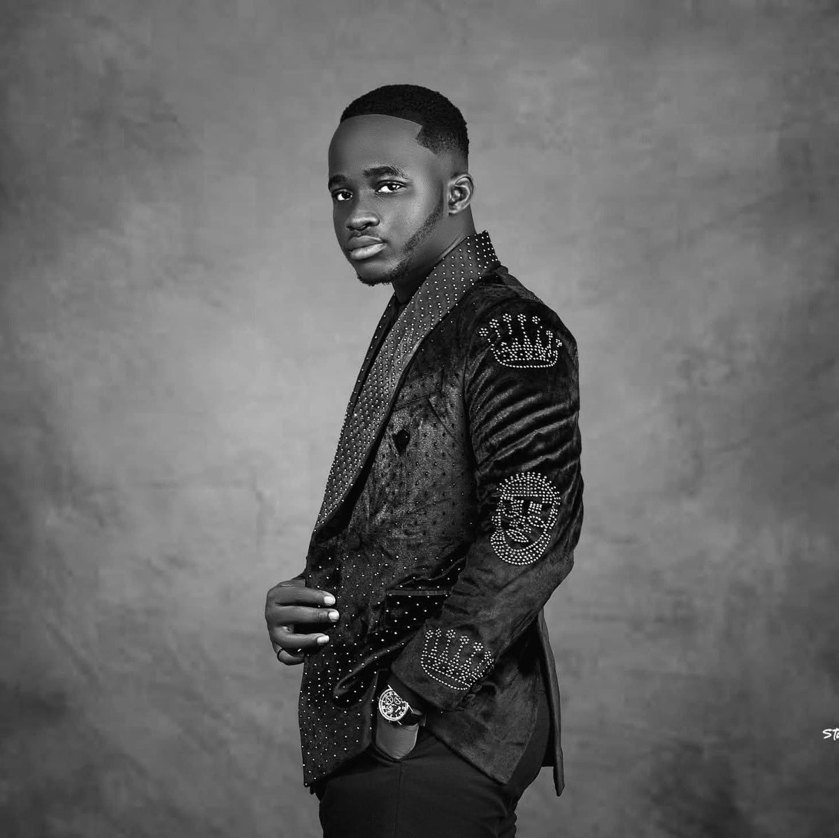 Vyceeofficial's tweet photo. @CHIZZY_BB ✌️ https://t.co/ke38BG1fKj