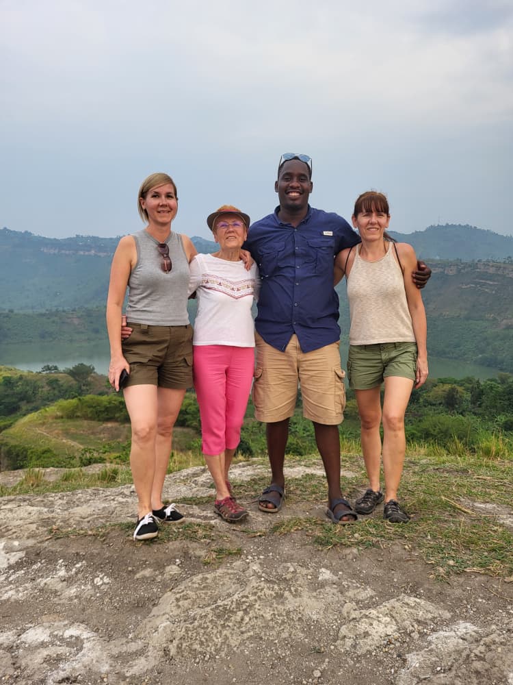 Standard Safaris tweet media