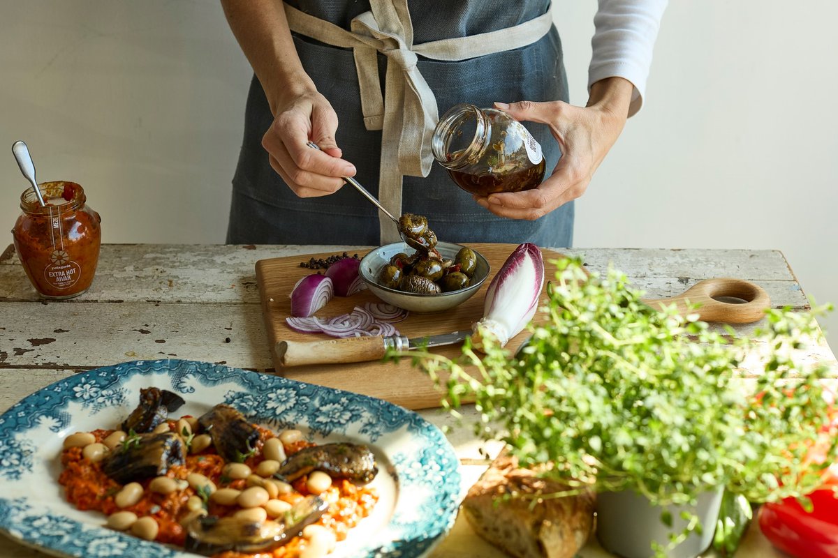Thrilled to be grilled! 🔥

Try our grilled &amp; marinated olives on your table this weekend.   

Save at @ocadouk for a limited time:
ocado.com/products/pelag…?