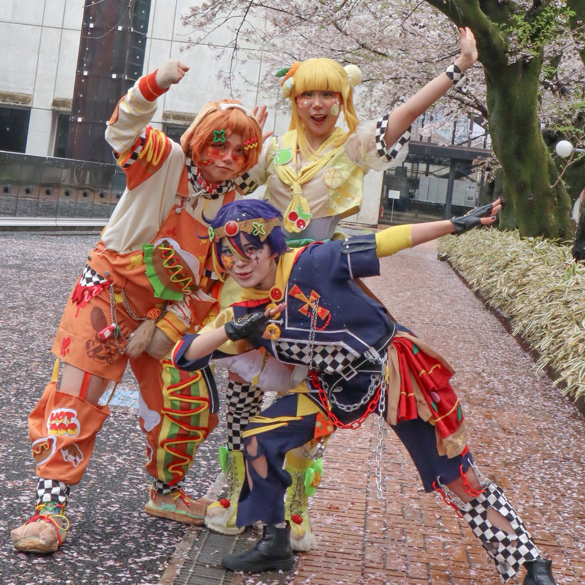 新入生の皆様、ご入学おめでとうございます🌸
今日はダイナーから３人が武蔵美に遊びに来ていました！
皆さんは会えましたか？
MKPでは一緒に活動してくれる仲間を募集中です‼️
＃mkp ＃ムサビ