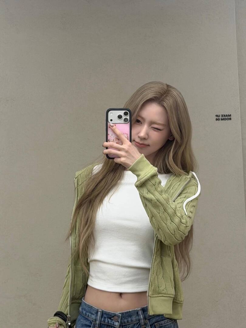 selfolssi ♤ tweet media