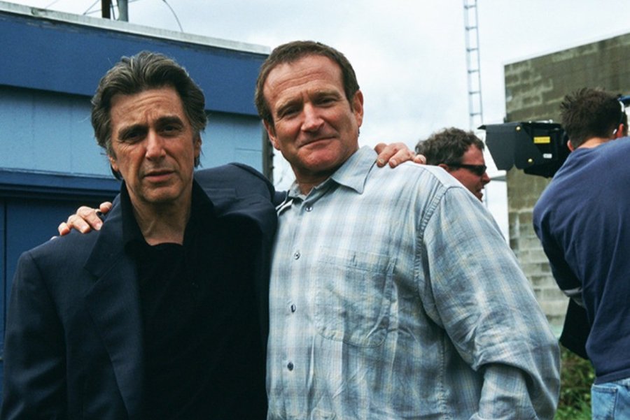 ATRightMovies's tweet photo. AL PACINO &amp; ROBIN WILLIAMS on the set of Insomnia (2002). https://t.co/jwz3r3gdNO