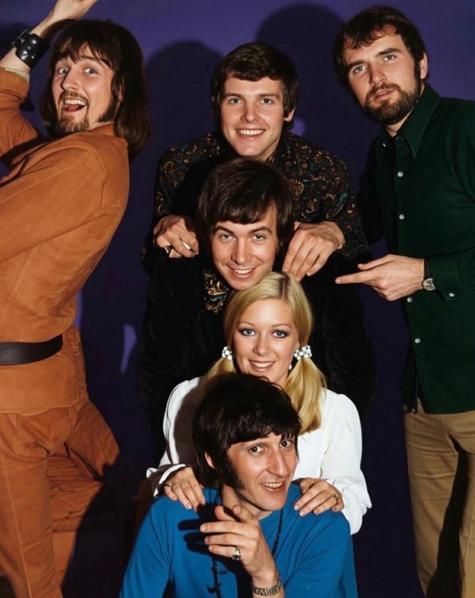 Jess Conrad OBE tweet media