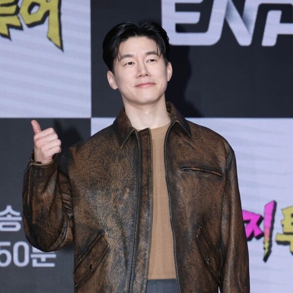 KDramaHandle's tweet image. #KimMooYeol reportedly cast to lead Netflix medical drama #FirstDoctor alongside #JungRyeoWon.

Set in a pediatric surgery department facing closure, the story follows dedicated doctors guiding children through their first surgeries.

Filming to begin in the 2nd half of 2026.