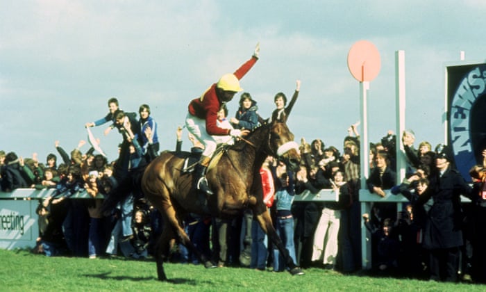 lorraineelizab6's tweet image. #Otd 1977: Red Rum won @AintreeRaces Grand National for a record 3rd time! From Rossenarra stud in #Kells, Co. #Kilkenny. His name from last 3 letters of his dam (Mared) &amp;amp; sire (Quorum)! Won 1973, '74, '77 &amp;amp; 2nd '75, '76! 🏇 youtube.com/watch?v=-r6Gzd… grand-national.me.uk/1876/redrum