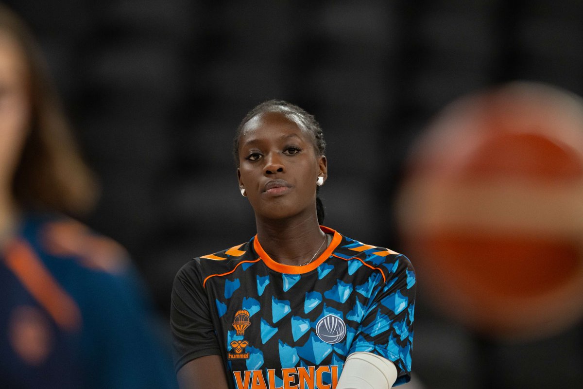 CoachRookie's tweet image. 🇪🇸 @awaafaam_ x @projectb_global

13 Nisan'daki WNBA Draft'ında 1 numaradan seçilme potansiyeline sahip olan ve şu an Valencia Basket forması giyen İspanyol uzun Awa Fam, yeni kurulan 5x5 basketbol ligi #ProjectB ile anlaşma imzaladı.

Genç yıldız, #AP'ye gönderdiği e-postada bu